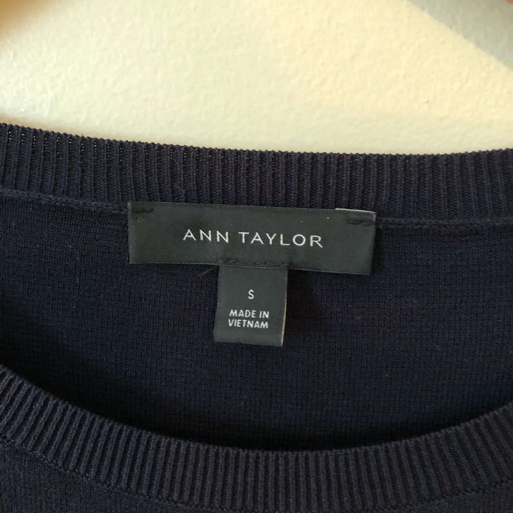 Ann Taylor Navy short bell sleeve sweater small - Picture 7 of 7